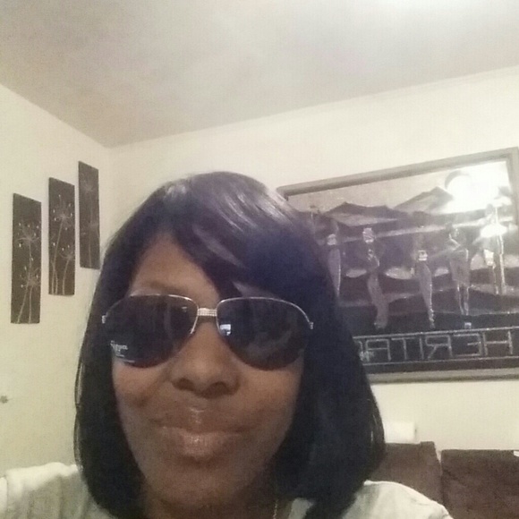 100% authentic valentino shades - Picture 4 of 4