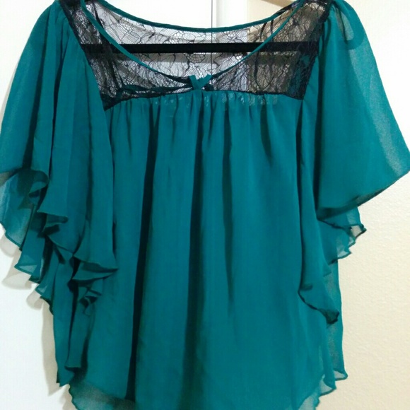 Forever 21 - Butterfly sleeves chiffon top w/ lace