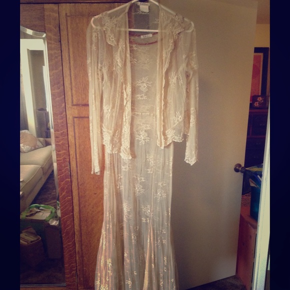 ***Reduced*** Ivory Lace Dress