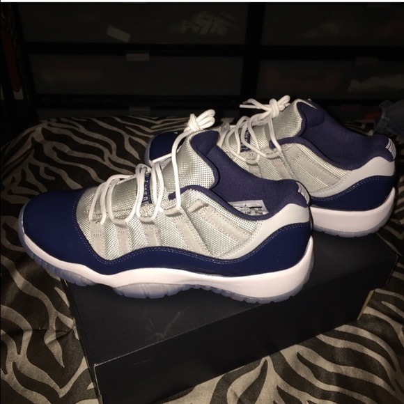 Jordans 11 Low Georgetown