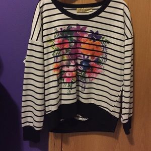 Princess Vera Wang floral top