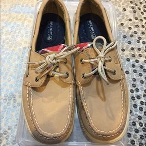 Sperry topsiders