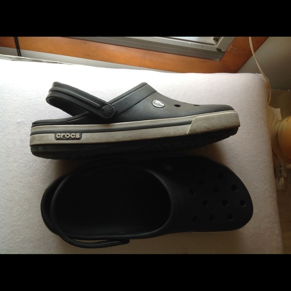 Stylish crocs slippers! - Picture 2 of 3