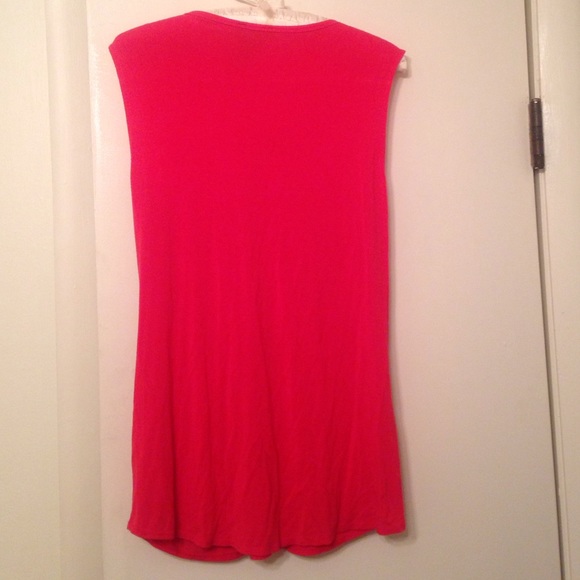 Sleeveless Ruffled Top - Picture 3 of 3