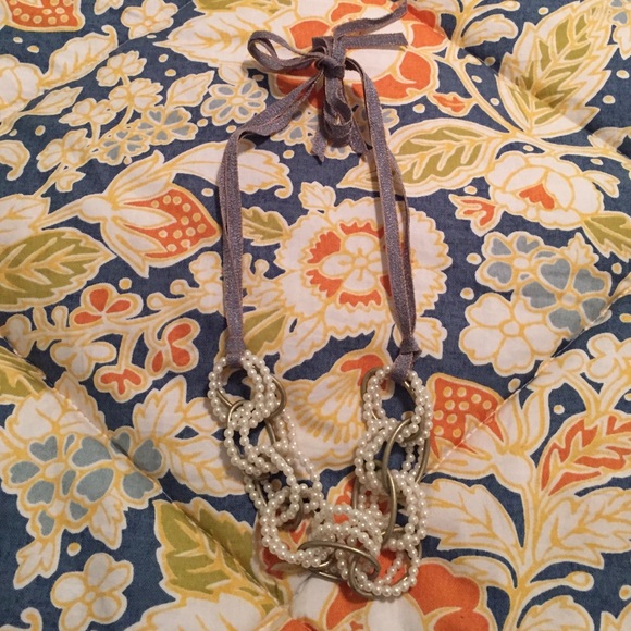 Adjustable length pearl necklace