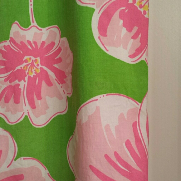 Lilly Pulitzer Capris - Picture 3 of 3