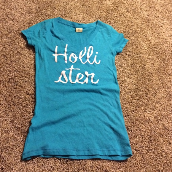 Hollister v neck