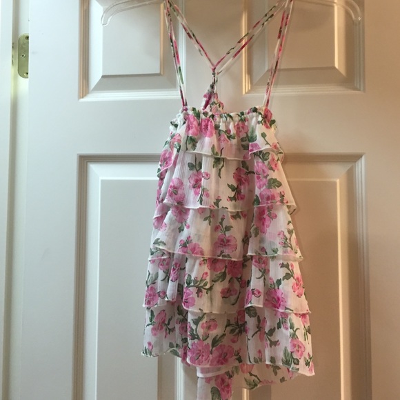 Layered hollister tank