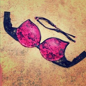 Pretty lacy bra!