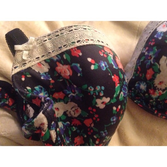 Aerie Bra - Picture 2 of 4