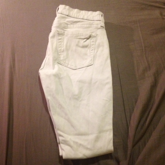 💥FLASH SALE!!💥White GAP premium skinny jeans