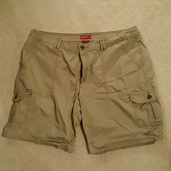 Light brown stone women's cargo shorts