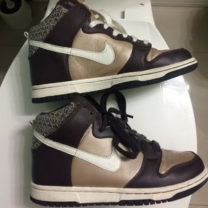Nike dunks high top