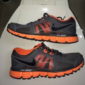 Nike dual fusion