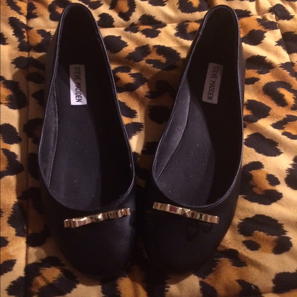 Steve madden flats.