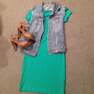 Kelly green body con dress