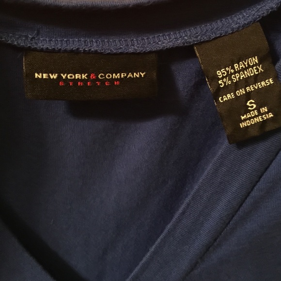 Blue New York & Company sleeveless shirt - Picture 2 of 2