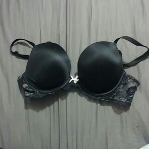 Black w/lace Victorias Secret Push-Up Bra