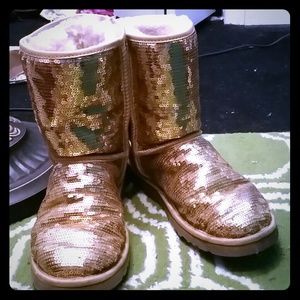 SALE: Authentic short gold sparkle ugg boots