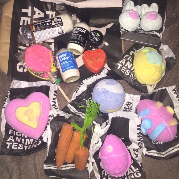 ️lush lot!! Lots of awesome ️lush goodies!❤️ - Picture 2 of 2