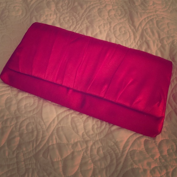 Red satin clutch - Picture 1 of 4