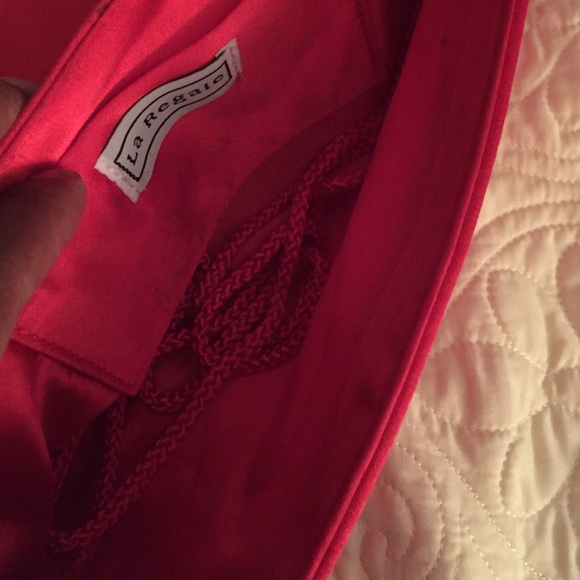 Red satin clutch - Picture 3 of 4