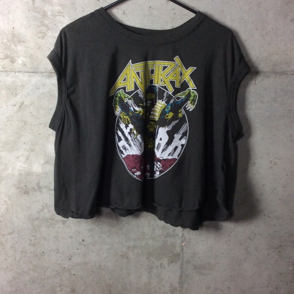 Graphic tee cropped