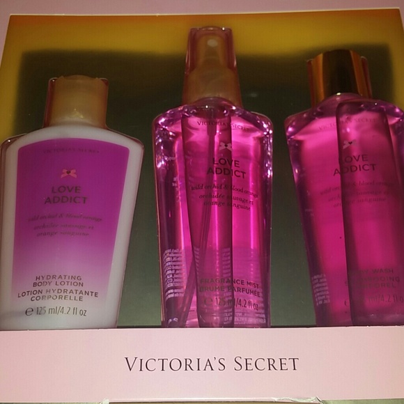 Sold!!!!!!!Nwt- love addict 3 piece set!