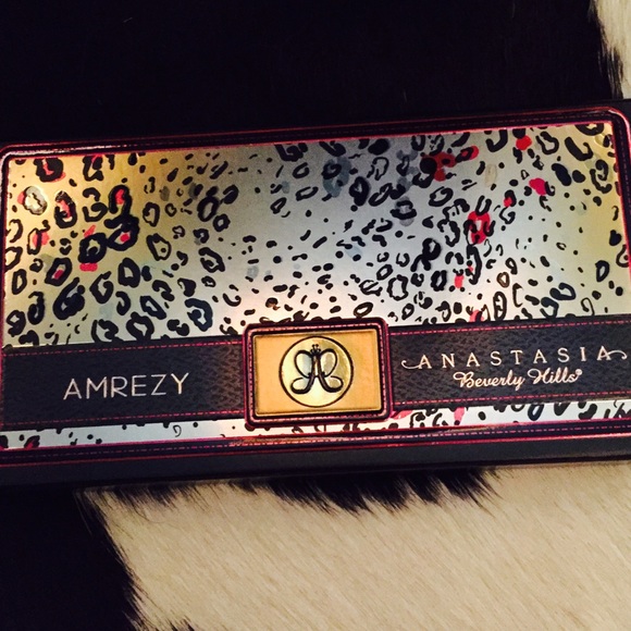 ANASTASIA BEVERLY HILLS "Amrezy" Palette!