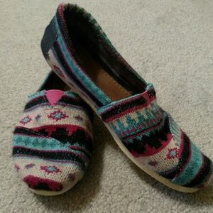 Tribal print Toms