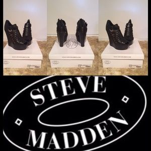 Steve Madden Black Wedge Sandal