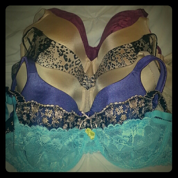 Set of four 36DD/36D bras - great condition! - Picture 1 of 4