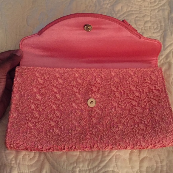 Coral lace banana republic clutch - Picture 2 of 4