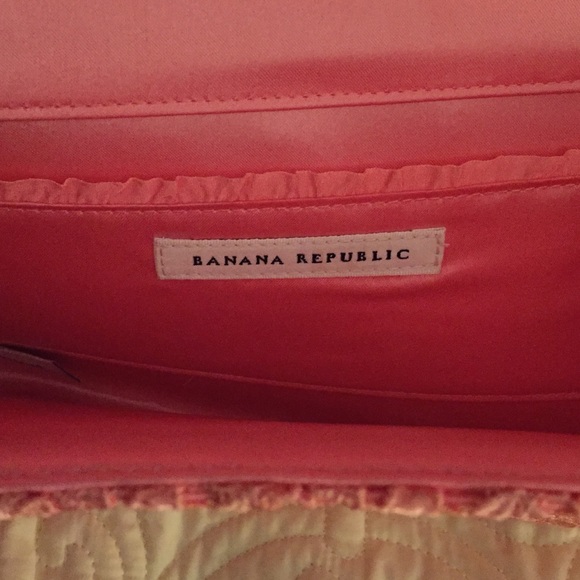 Coral lace banana republic clutch - Picture 3 of 4