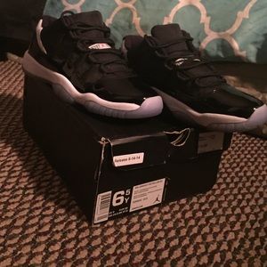 Jordan 11 Retro Low black/infrared