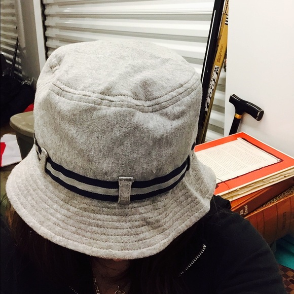 Guess hat🎓👑SOLD‼️