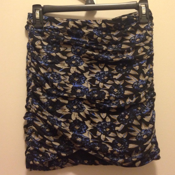 Free people Mini scrunch wrap floral blue skirt XS