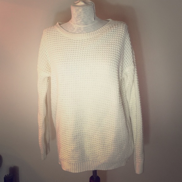 White chunky sweater size M