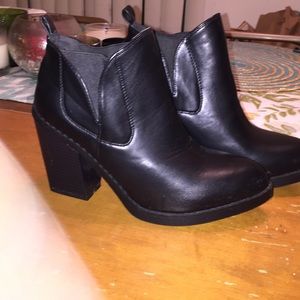 Deena & Ozzy Booties