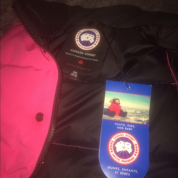 Canda Goose Vest (pink) - Picture 2 of 3