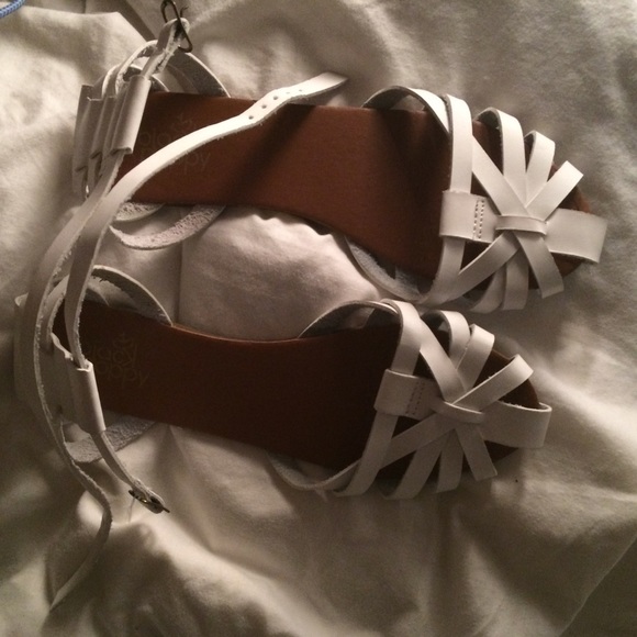 Pacsun White Fisherman Sandals!