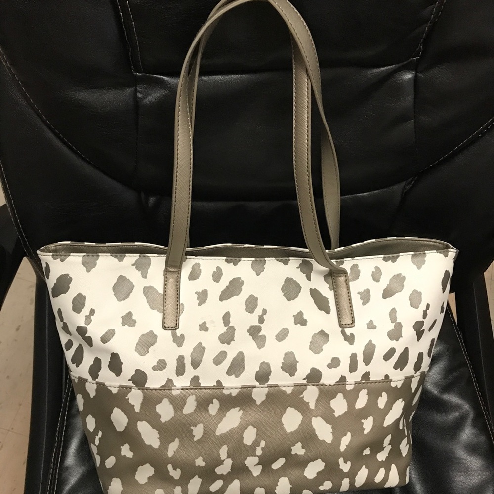 NWOT Kenneth Cole Reaction Metallic White PVC Tote - Picture 5 of 7