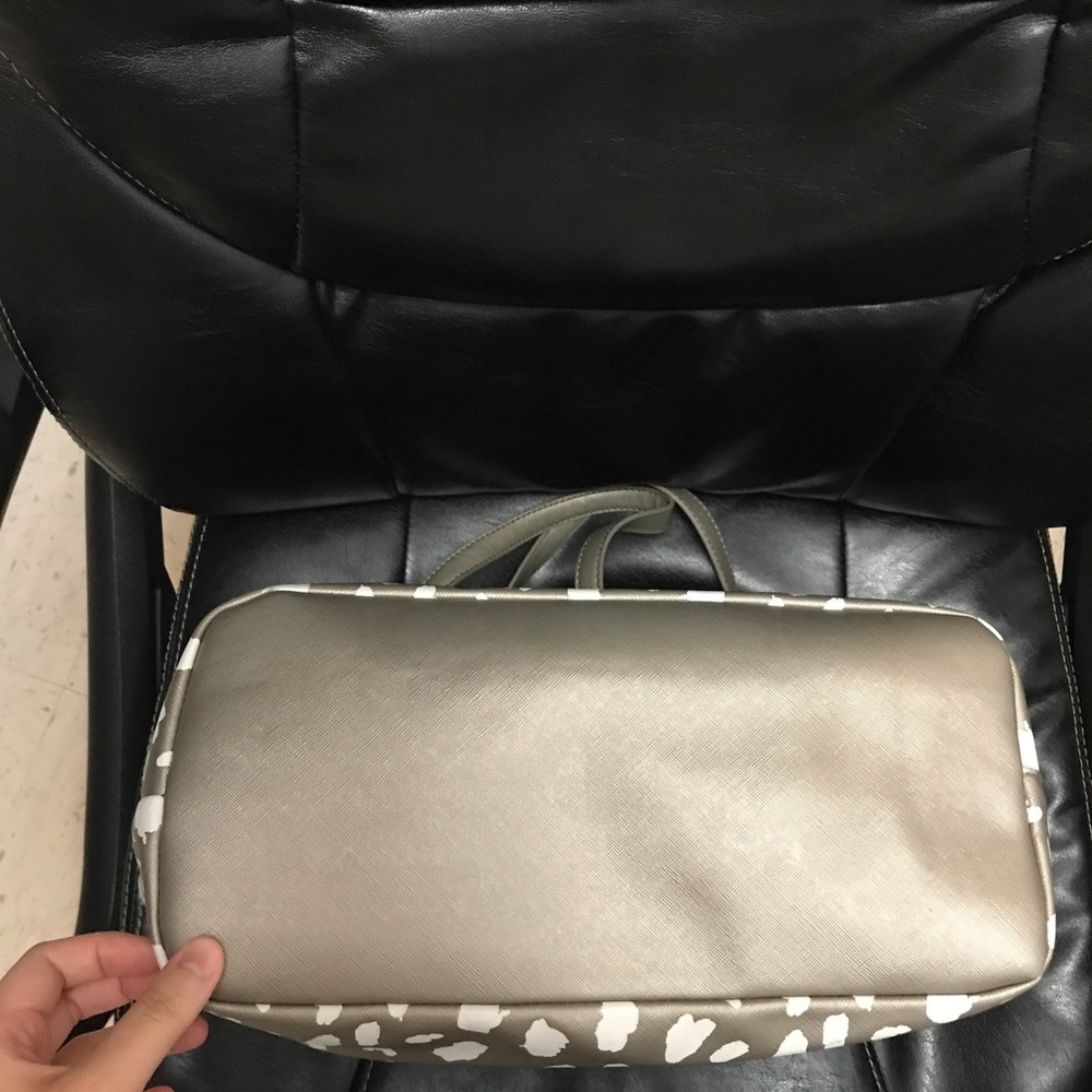 NWOT Kenneth Cole Reaction Metallic White PVC Tote - Picture 6 of 7