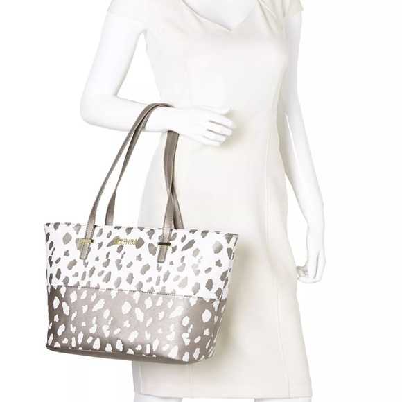 NWOT Kenneth Cole Reaction Metallic White PVC Tote - Picture 2 of 7