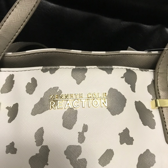 NWOT Kenneth Cole Reaction Metallic White PVC Tote - Picture 4 of 7