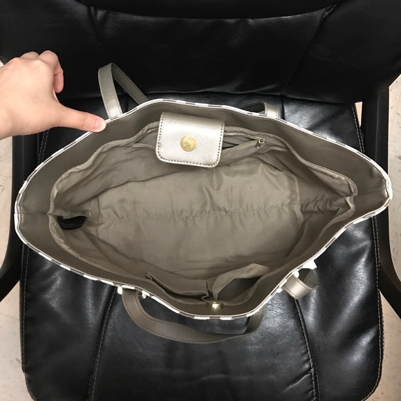 NWOT Kenneth Cole Reaction Metallic White PVC Tote - Picture 7 of 7