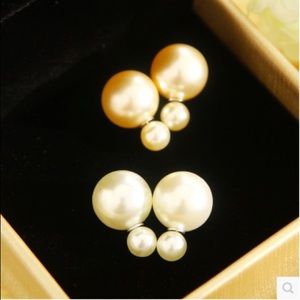 White double Pearl earring