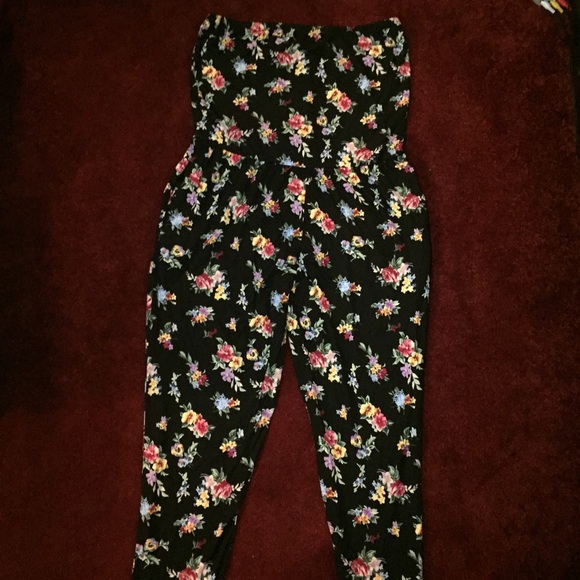 Bandeau jumpsuit in rose print