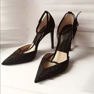 Zara Shoes - Zara t strap black pumps with toe cleavage Zara Shoes - Zara t strap black pumps with toe cleavage