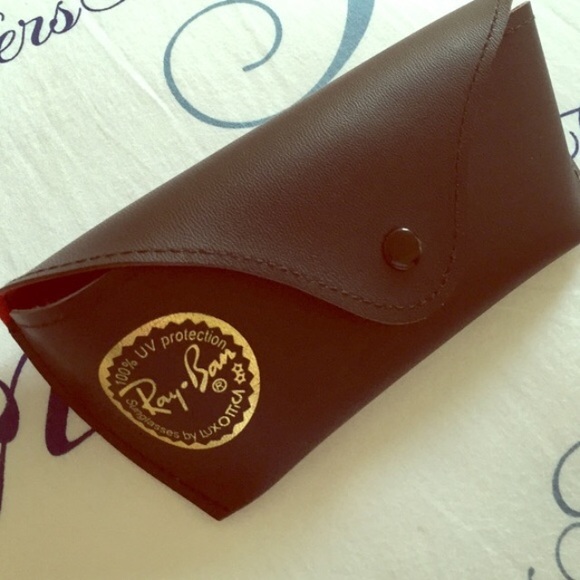 Ray Ban sunglasses case with cleaning clothe